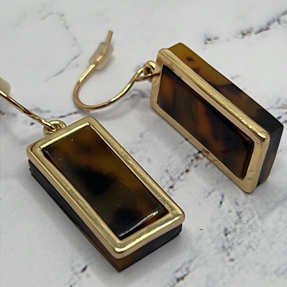 NWT French Connection Faux Tortoiseshell Earrings. - Picture 2 of 5